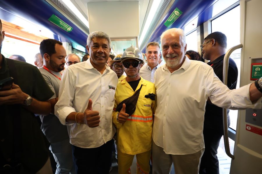 Obra do Governo do Estado, VLT faz primeira viagem-teste e marca avanço na mobilidade da capital baiana