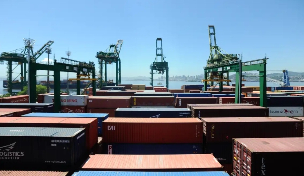 Aprovações do BNDES a exportadores impactados pelo tarifaço chegam perto de R$ 10 bi