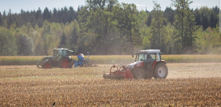 Indústria de máquinas e equipamentos volta a registrar queda em outubro