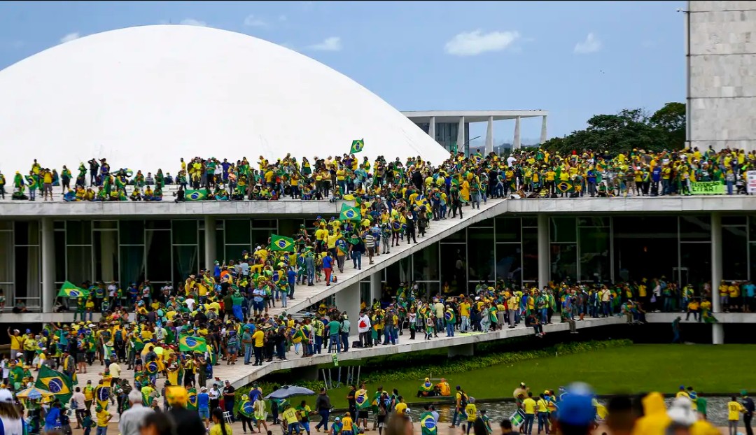 Justiça argentina decide extraditar cinco condenados pelo 8 de janeiro