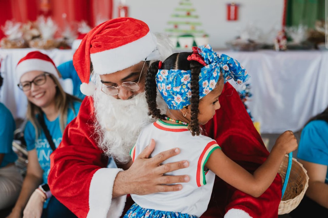 Programa de Voluntariado da Braskem promove entrega de presentes para crianças em Camaçari