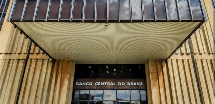 BC mantém juros básicos em 15% ao ano pela quarta vez seguida