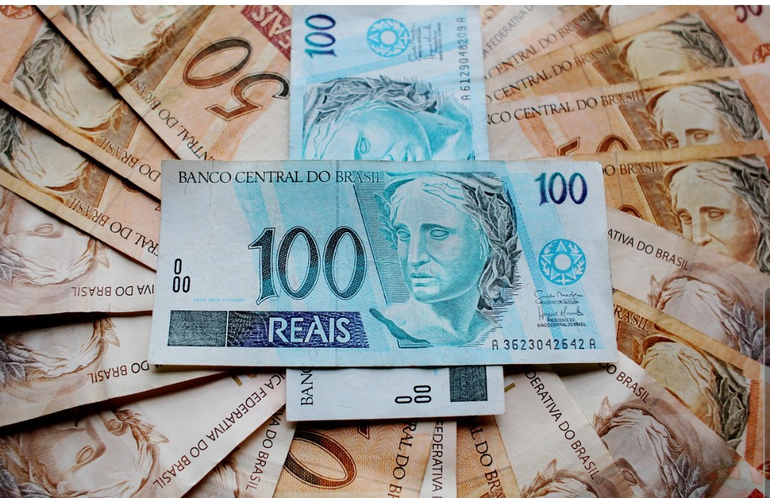 Especialistas avaliam a manutenção da selic em 15%