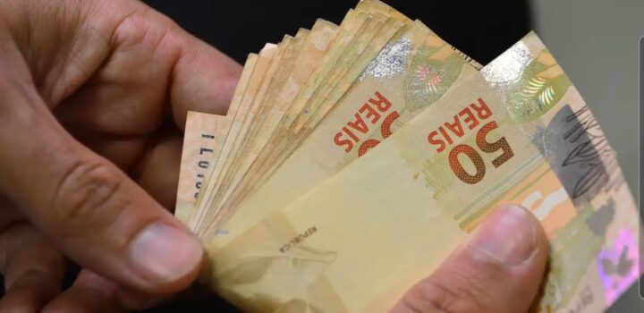 Segunda Parcela do Décimo Terceiro Pode Ser Usada para Investir, Diz Especialista