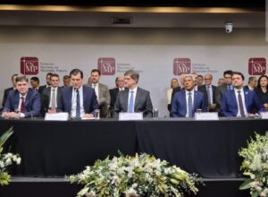 Leia mais sobre o artigo Governador participa da posse do procurador-geral da Bahia na presidência do CNPG