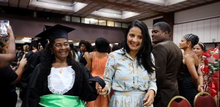 Formatura da EJA celebra conclusão do ensino médio de 293 estudantes da rede estadual de ensino