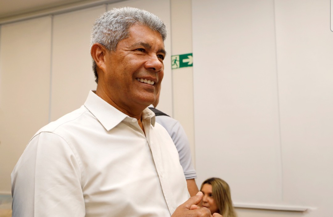 Governador Jerônimo projeta revolução na mobilidade de Salvador com início dos testes do VLT