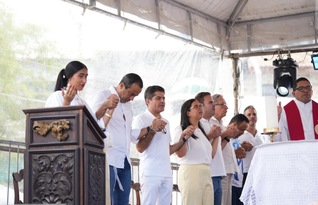 Prefeito Bruno Reis participa de missa na última sexta-feira do ano na Igreja do Bonfim