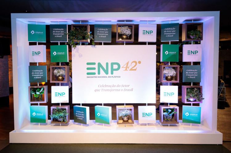 Setor plástico registra R$ 5 bi em investimentos e 4% de alta nas exportações em 2025, aponta ABIPLAST