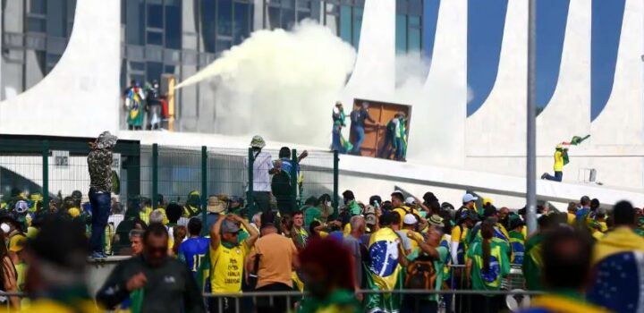 Câmara aprova projeto que reduz penas dos condenados pelo 8 de janeiro