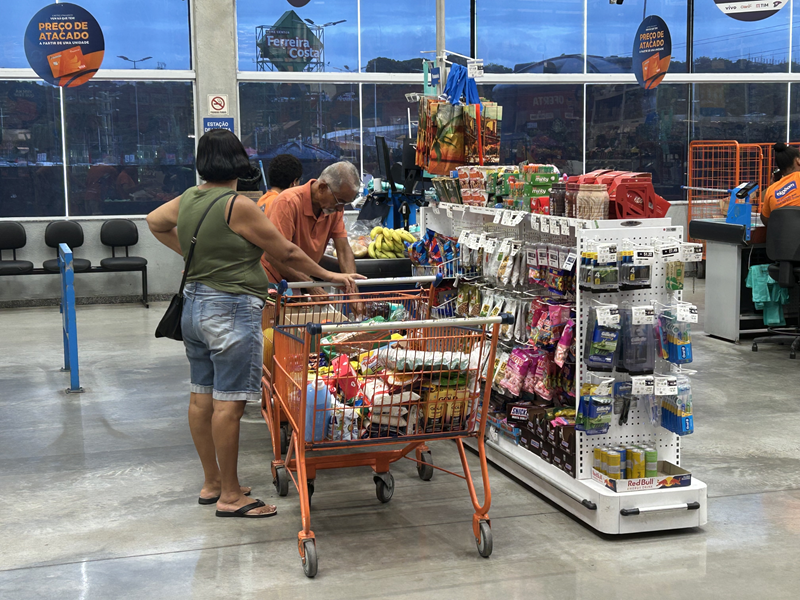 Em outubro, vendas do varejo recuaram 0,6%