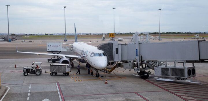 Com alta das passagens aéreas, inflação é de 0,18% em novembro