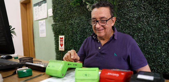 IBGE mostra que um a cada quatro idosos trabalhava em 2024