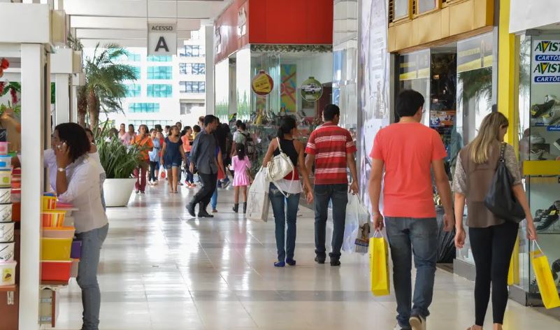 Pesquisa aponta que 60,1 mi de consumidores devem participar de algum Amigo Secreto no Natal