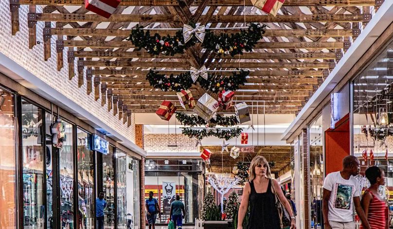 Cerca de 12 milhões de consumidores devem ir às compras de Natal na última hora, apontam CNDL/SPC Brasil