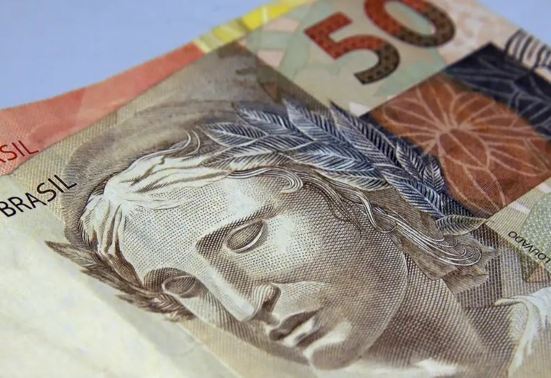 Taxas de juros caem em novembro, segundo Anefac