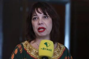 Leia mais sobre o artigo Acesso à IA no Brasil é marcado pela desigualdade social dos usuários