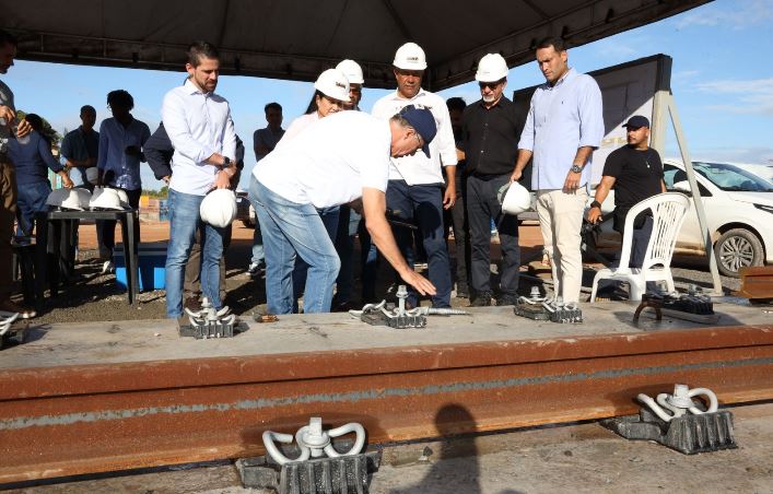 Obras do VLT de Salvador avançam e entram em nova fase com instalação da via permanente no Trecho 2