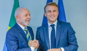Leia mais sobre o artigo Em telefonema, Lula e Macron conversam sobre Conselho da Paz de Trump