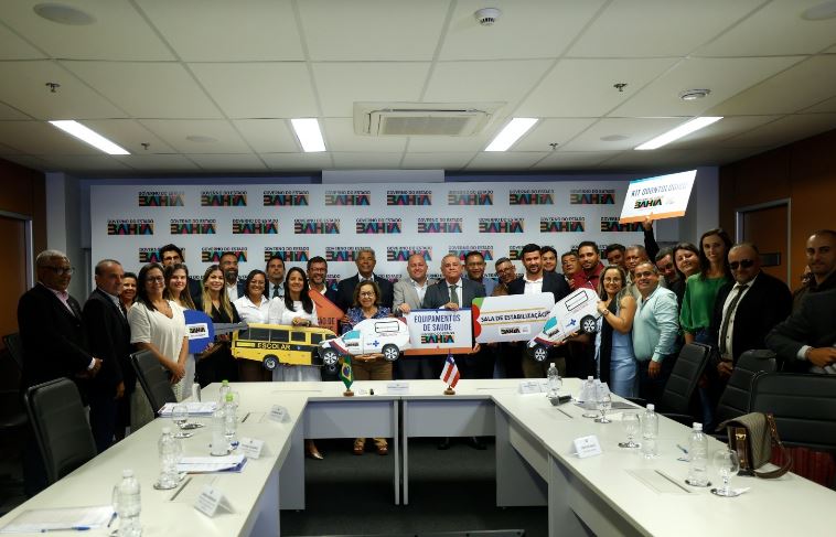 Governo da Bahia entrega equipamentos de saúde e educação para Jiquiriçá