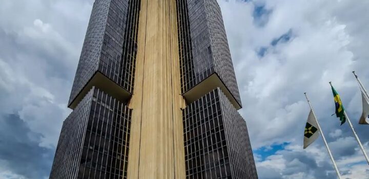 BC mantém juros básicos em 15% ao ano pela quinta vez seguida
