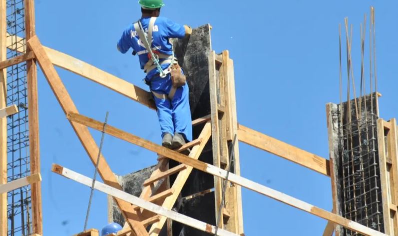 Setor da construção teme impacto prolongado de juros elevados