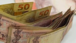 Leia mais sobre o artigo Economistas acreditam em ‘mudança de ciclo’ da Selic