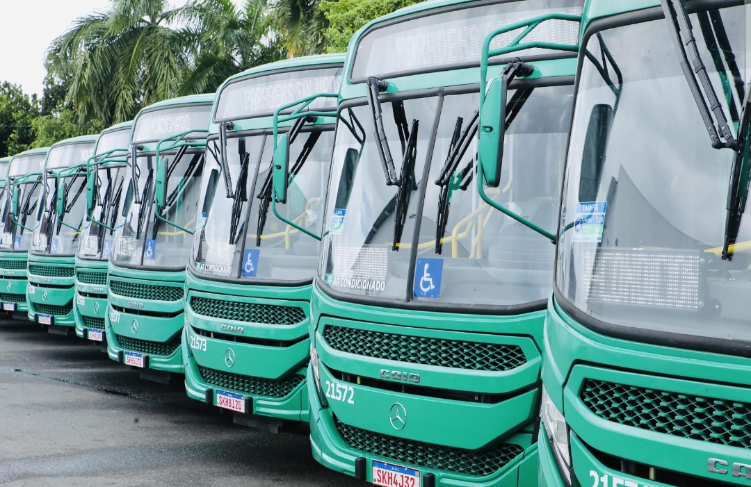 Prefeitura firma contrato para compra de 300 novos ônibus