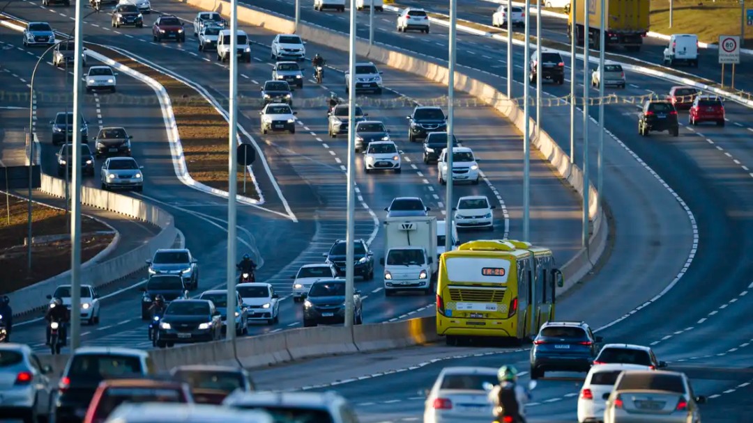 Busca por carros com mais de 20 anos cresce 18% após isenção do IPVA, aponta Webmotors