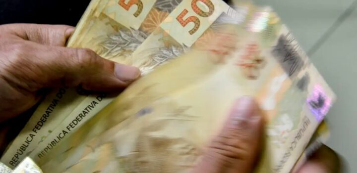 Isenção de IR para quem ganha até R$ 5 mil entra em vigor