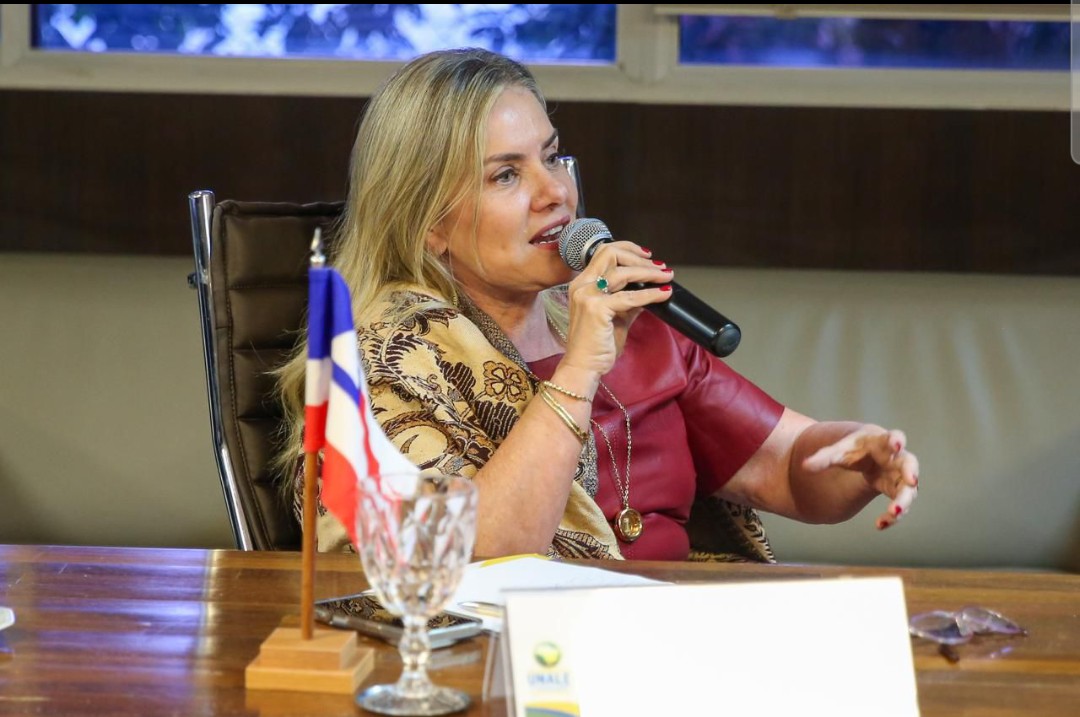 Ivana Bastos toma posse na Mesa Diretora da UNALE