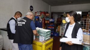 Leia mais sobre o artigo Com foco nas festas populares, operação conjunta reforça combate ao comércio de bebidas irregulares