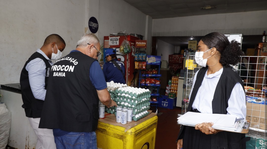 Com foco nas festas populares, operação conjunta reforça combate ao comércio de bebidas irregulares