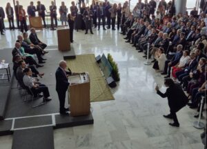 Leia mais sobre o artigo Em Brasília, Jerônimo Rodrigues participa de ato no Palácio do Planalto sobre os três anos do 8 de Janeiro