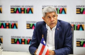 Leia mais sobre o artigo Governador sanciona lei que proíbe nomes ligados à ditadura em equipamentos públicos