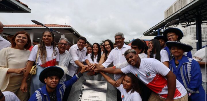 Governador visita Coaraci e entrega investimentos em educação, saúde e desenvolvimento rural