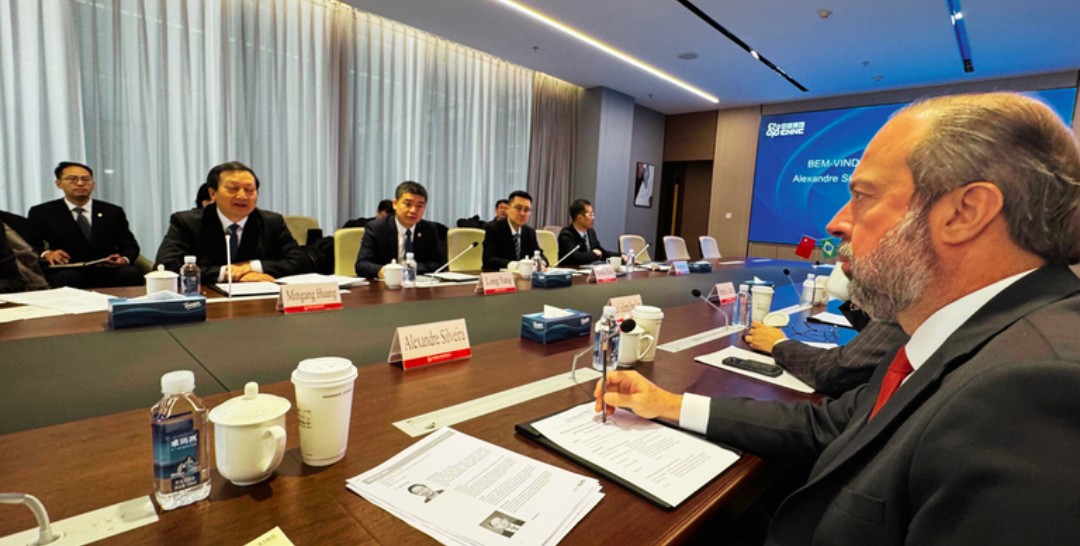 Silveira aprofunda diálogo com chineses sobre cadeia do urânio e energia nuclear