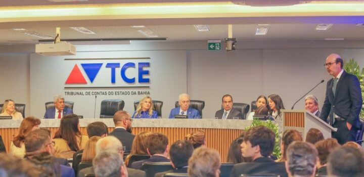 Ivana Bastos ressalta experiência e compromisso público na posse da nova Mesa Diretora do TCE/BA