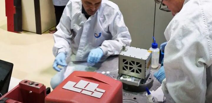 Foguete que levava satélites brasileiros some após lançamento na Índia