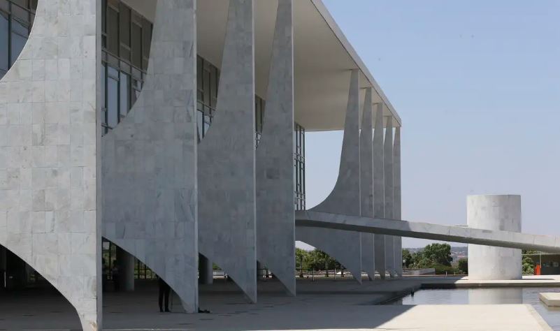 Brasil faz doação de material militar para Uruguai e Paraguai