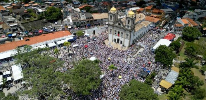 Governador celebra a fé e tradição baiana na chegada à Basílica do Senhor do Bonfim