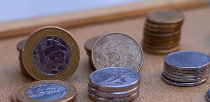 Punições a correspondentes pelos bancos aumentam em dezembro, fechando ano com 2.106 medidas punitivas