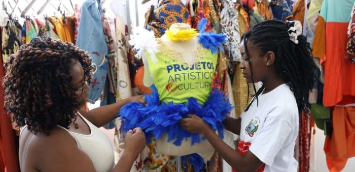 Férias na Escola: Colégios estaduais recebem estudantes para oficinas de arte, empreendedorismo e práticas esportivas