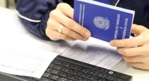 Leia mais sobre o artigo Desocupação cai para 5,1% em dezembro, e 2025 tem melhores resultados da série histórica