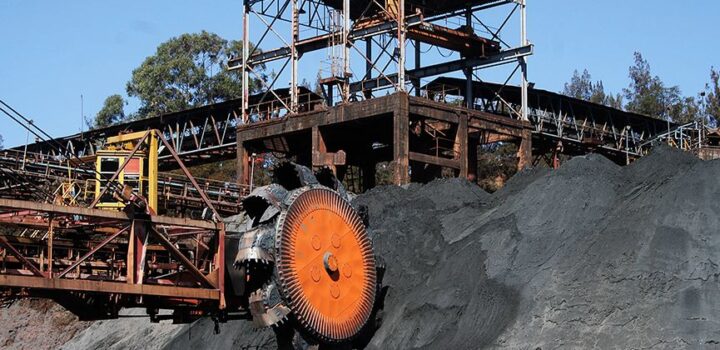 Produção industrial fica estável em novembro