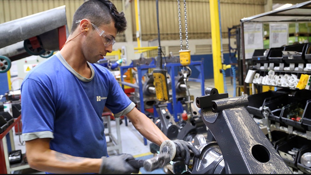 Produção industrial avança em 8 dos 15 locais pesquisados em novembro