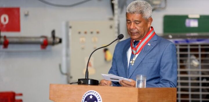 Governador Jerônimo Rodrigues recebe Medalha de Mérito Naval durante a Operação Aspirantex 2026