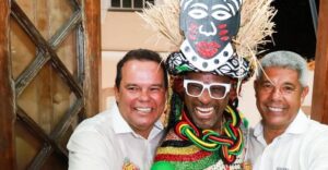 Leia mais sobre o artigo Geraldinho acompanha saída do Olodum e destaca investimentos no Carnaval do Pelourinho