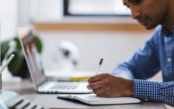 Maioria dos empreendedores afirma que escala 6×1 será positiva ou que não haverá impacto no negócio