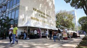 Leia mais sobre o artigo Governo libera mais R$ 3,9 bi para pagar saque-aniversário do FGTS